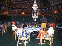 Im Yachtclub von Bora Bora : Wimpel, Flaggen